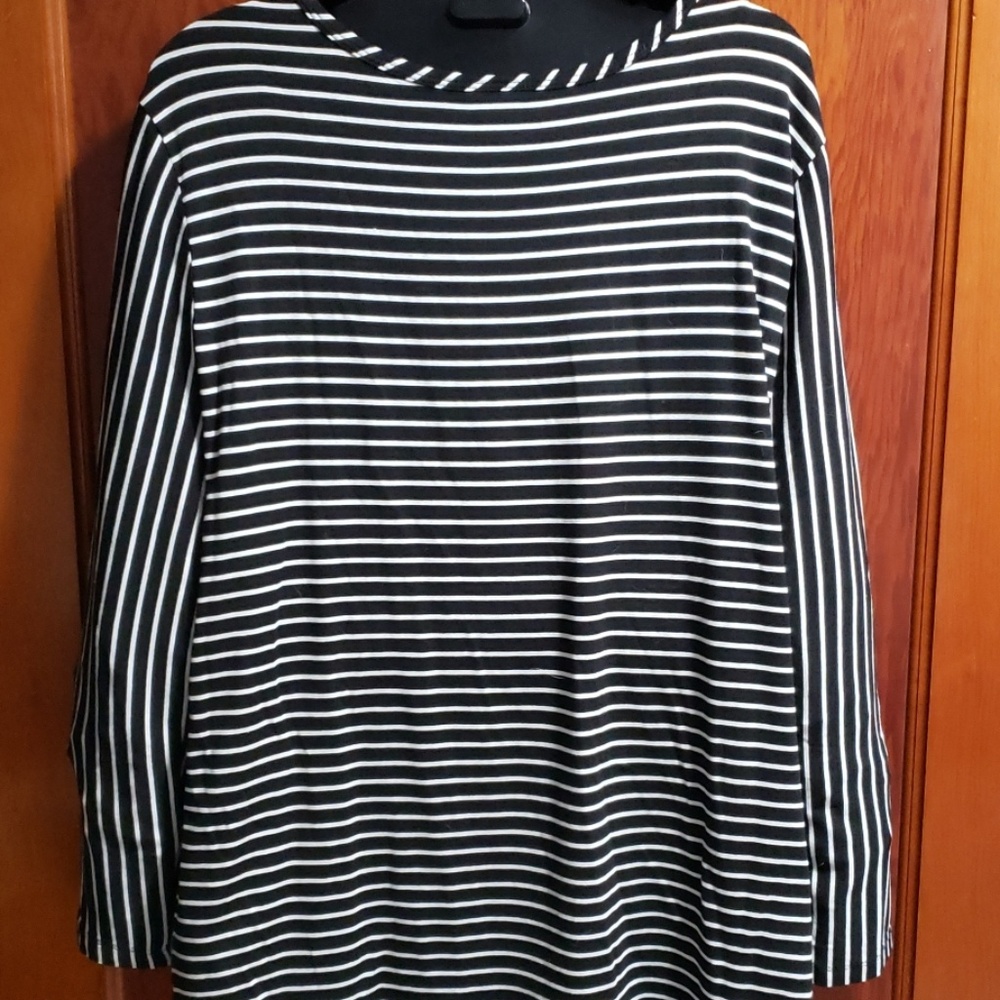 Womans black & white striped top - Picture 3 of 6